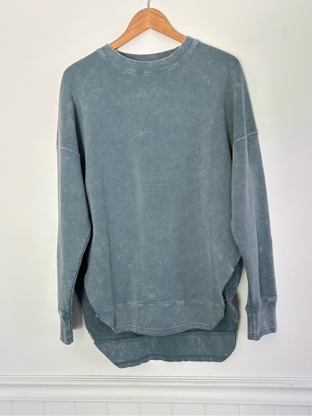 Pebby Forevee Mineral Washed Crewneck Sweatshirt Size Medium Boho *D42